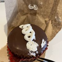 Pingüino cupcake  at Gracias Madre in Mexico City