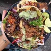 Tacos riquísimos. Puse todo encima 😋 at Gracias Madre in Mexico City