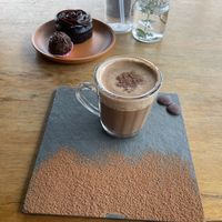 Capuccino, bolo de chocolate e brigadeiro  at Casa de Nara in Joao Pessoa
