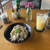 Prato principal com suco de caju  at Casa de Nara in Joao Pessoa