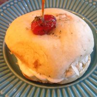 Pão brioche com requeijão de castanha at Casa de Nara in Joao Pessoa
