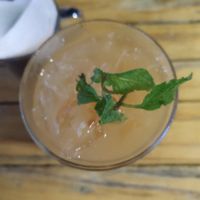 Hay muchas opciones de jugos gacificados naturales, nosotras probamos el de Anana y un agua tónica que realmente te quitan la sed y hacen de una buena compañía a lo que pidas. at Casa de Nara in Joao Pessoa