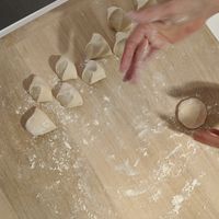 Shaping the dough at Washoku Home Cooking in Osaka