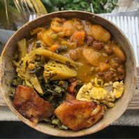 Always ask for Shanty to serve your food in a Calabash ☺️ at Shanty Man in Kingston