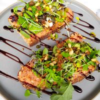 Balsamic pesto toast at Camion in Antwerpen