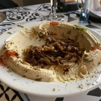 Hummus de garbanzos con cebolla caramelizada  at La Mesa in Castelldefels