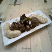 Banana split at Crudessence - Rachel in Montreal