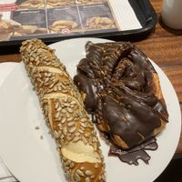 Vegan cinnamon 🥨 at Nur Hier - Bergstrasse in Hamburg