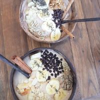 Note: the chocochips and cookies are not vegan. We only discovered afterwards :( at Beach Coconuts Bowls in Koh Phangan