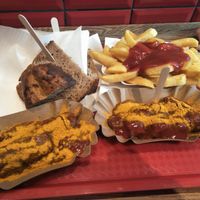 Bio-vegan & vegan curry wurst at Best Worscht In Town - Schweizer in Frankfurt