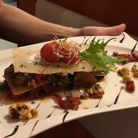 Today we went to eat at Restaurant La Fabrica  located in Vilafranca del Penedès where they have a wide vegan menu! We've tried this vegan vegetable lasagna that was really amazin at La Fàbrica in Vilafranca Del Penedes