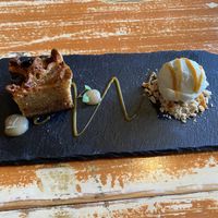 Clafoutis met appel & peer en appel-sorbet ijs  at Het Lokaal in Amersfoort
