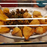 Samosas, Pakoras at Lucky Take Away in Biel