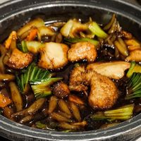 claypot rice pin noodles (Mee Tai Mak) in black pepper sauce with lots of monkey head mushroom, very flavourful, must try, most recommend at D'Life Signature 蔬品軒 - Novena in Central Singapore