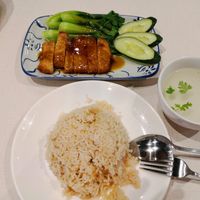 Chicken rice at D'Life Signature 蔬品軒 - Novena in Central Singapore