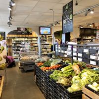 First stop; the fruit and veggies at EkoPlaza in Heemstede