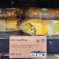 Chickpea wrap with Avocado, cashews, tomatoes, cocktail sauce and salad. at Hitzberger - Food Station HB - Maybe closed in Zurich