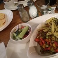 Pasta with garlic bread at The Mitre in Oxford