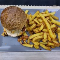 Vegan Chili Burger at Smokey Mountain Bar & Grill in Bansko