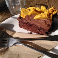 Chocolate and honeycomb cake (October 2021) at Pear Kitchen in Cowbridge