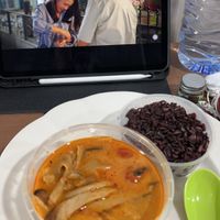 แกงเผ็ด ทำด้วยเห็ดนะคะ อร่อยมากหอมๆ  at Tonklar Facai - Chula in Bangkok