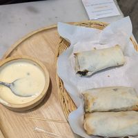 Seaweed veg spring rolls with weird passion fruit sauce at Tonklar Facai - Chula in Bangkok