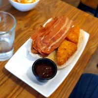 A small breakfast for 4.50 plus 2.50 for the extra bits of bakun my dad really wanted to try. at Beare's Pantry in Wadebridge