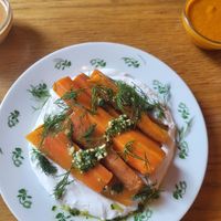 Starter: smoked carrots at Veganika in Ljubljana