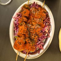 Brocheta de tempeh y verduras at Veganika in Ljubljana
