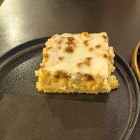 Tarta de manzana at Veganika in Ljubljana