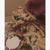 Build Your Own Pizza: BBQ Vegan Chicken w/ Pineapples and Red Onions at Tomato Joe's Pizza & Taps in Canyon Country