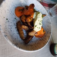 Patatas gajo con mojo y veganesa #Veganuary at La Terraza del Girasol in Murcia