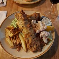 Chip supper, cooked to perfection (cauliflower was kind of pickled, absolutely delicious 😋 at Stereo in Glasgow