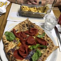 Pizza and fries at Frankie's in Sorrento
