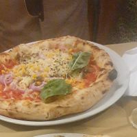 L SOMBRERO: TOMATO SAUCE, VEGAN CHEESE, MUSHROOMS, RED ONION, SWEETCORN & CHILLY at Frankie's in Sorrento