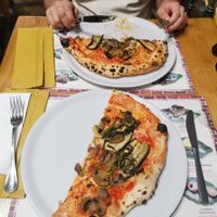 Pizza with vegan cheese, mushrooms, aubergine and broccoli at Frankie's in Sorrento