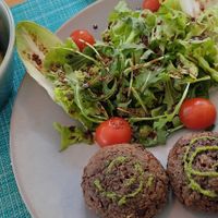 Bolinhos de soja, salada e batatas fritas at Sailorman and Friends in Povoa De Varzim