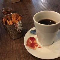 When you don’t have a plate for your sweet potato chips and have to use your saucer for your coffee 😑 at The Green Dragon in Beverley
