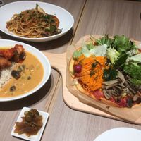 Soy meat sauce pasta, curry and pizza at M's Table in Yokohama