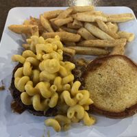 Vegan Ultimate Mac n Cheese Burger ❤️  at Blondie's in Flint