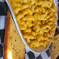 Mac N cheese at Blondie's in Flint