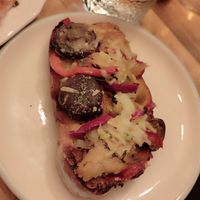 Tosta de eura con champiñones,pimientos y queso vegano at XES in Ourense