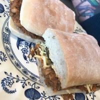 Sloppy joes, jackfruit, lentils, cheese 🤤🤤🤤 at Plantarium Cafe in Stratford-upon-avon