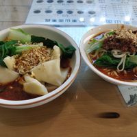 干拌炒手 and 担担面 at Su Shan Mian 素山面素食 - 雅仕苑店 in Chengdu