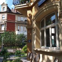 Front garden at La Sorbettiera in Bonn