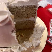 No strawberry filling!
Just a plain vanilla cake, SMH at Wisdom's Vegan Bakery & Cafe in Spring