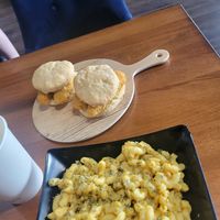 Chick'n Biscuits and Mac and Cheese at Wisdom's Vegan Bakery & Cafe in Spring