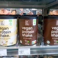 Vegan protein powders at Müller in Campos
