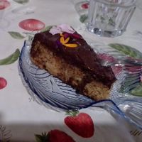 "Carrot cake with flowers of all colours" at Casa da Horta in Porto