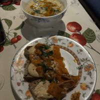 Crema de coliflor y puerro, tostadas con hummus  at Casa da Horta in Porto